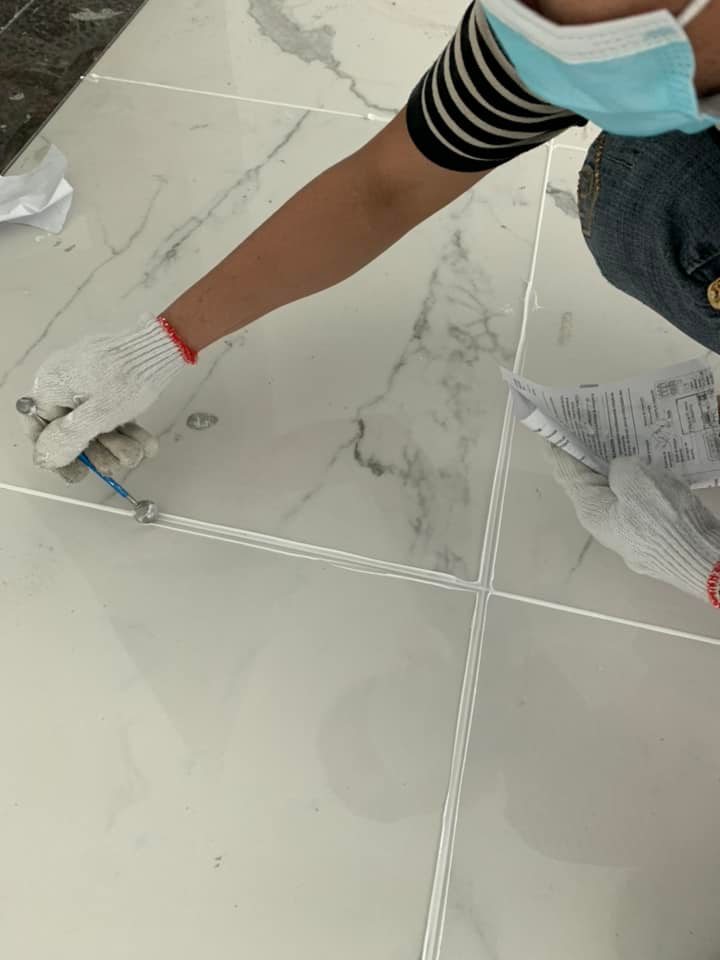 thi công chà ron epoxy thực tế
